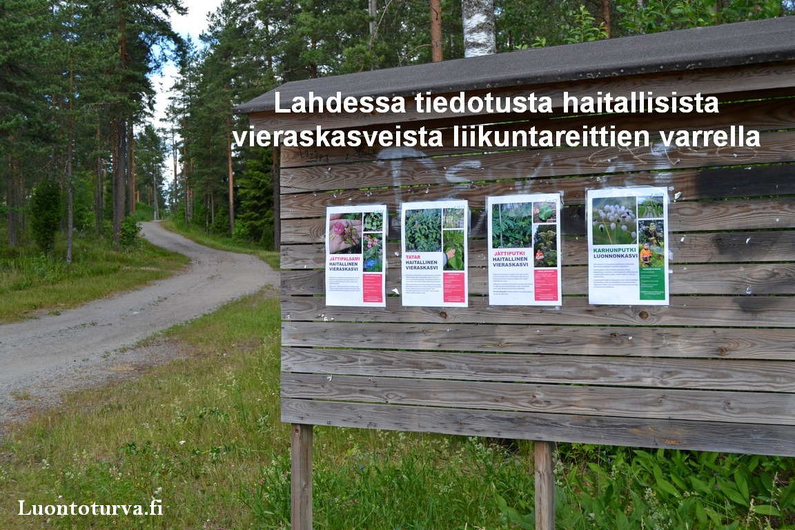 Lahti_tiedotusta_maastossa_liikuntareittien_varrella_Luontoturva.fi.JPG